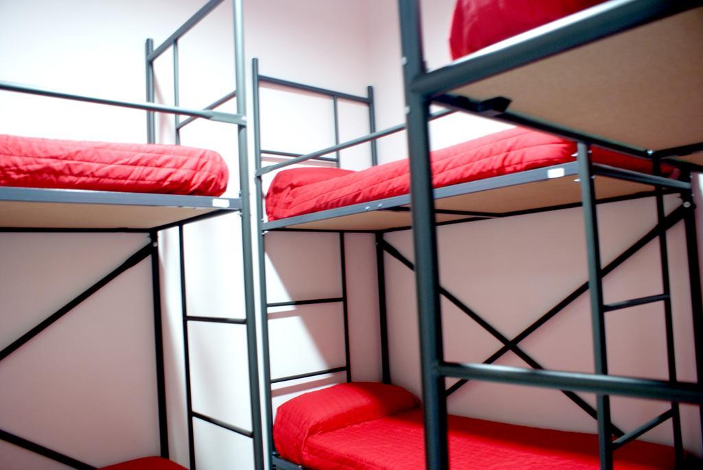 Traveller Box Hostel Sevilla Oda fotoğraf